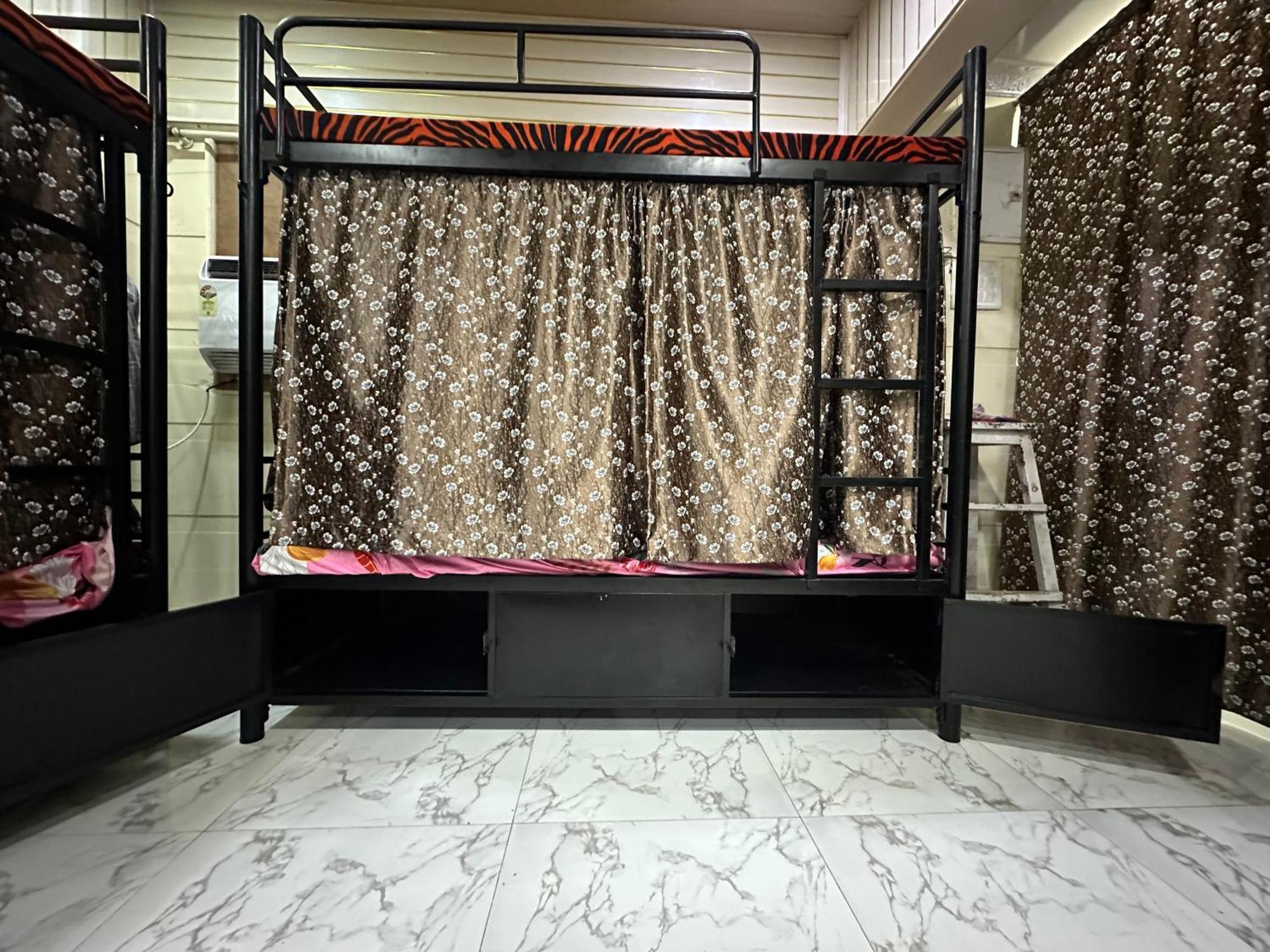 Hostel Balaji In Andheri *