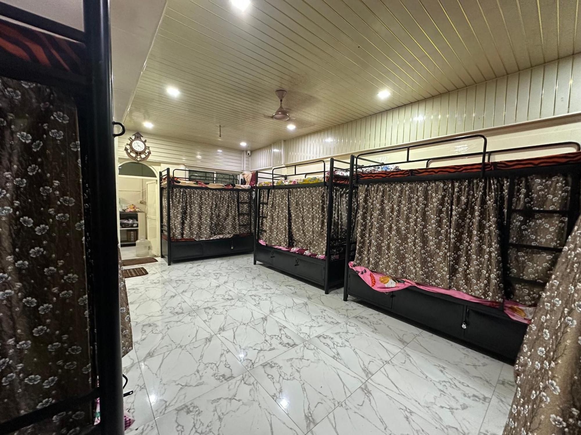 Hostel Balaji In Andheri Bombaj